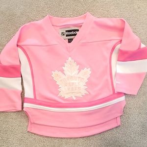 Infant Maple Leafs jersey